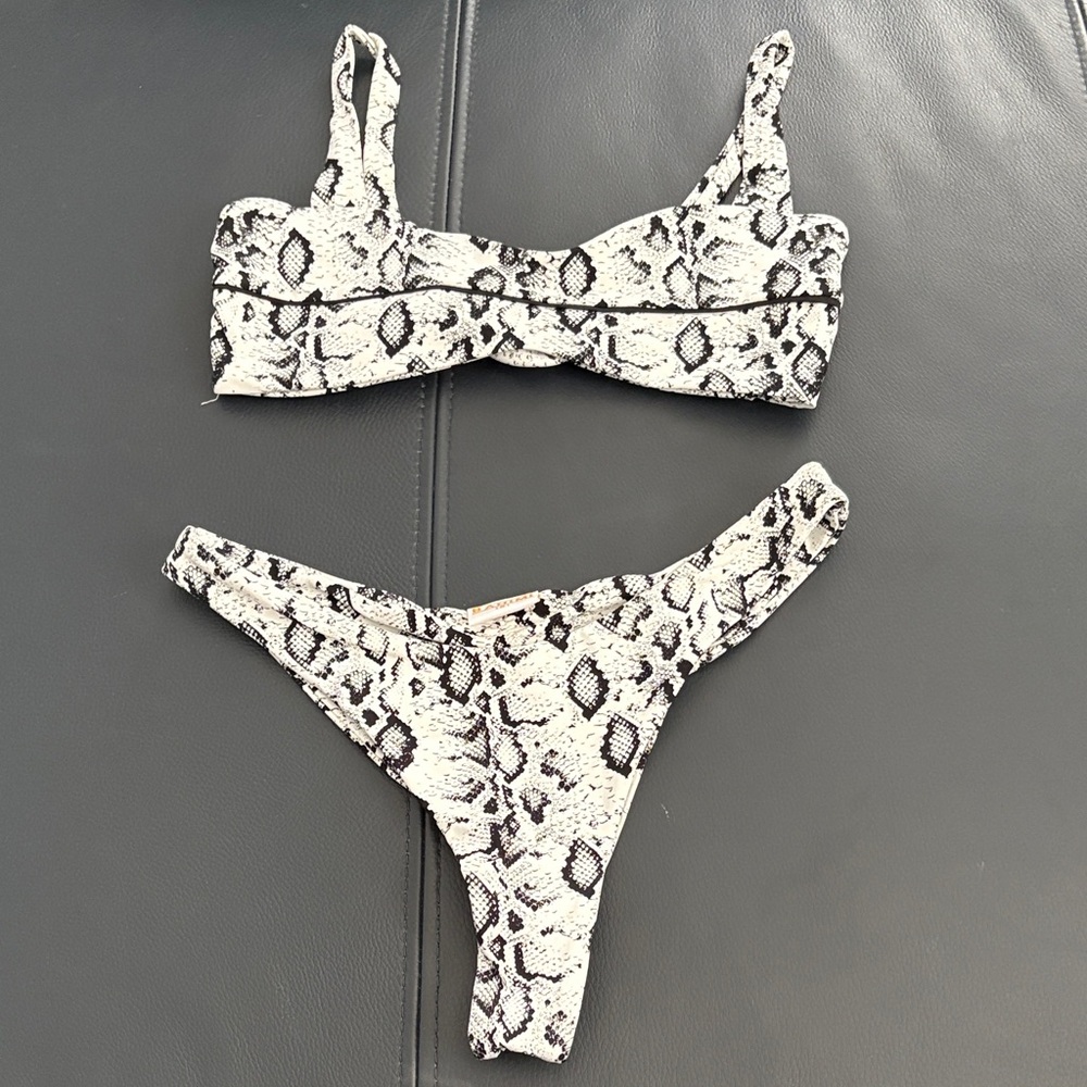 Bahimi Snakedkin print black and white bikini set